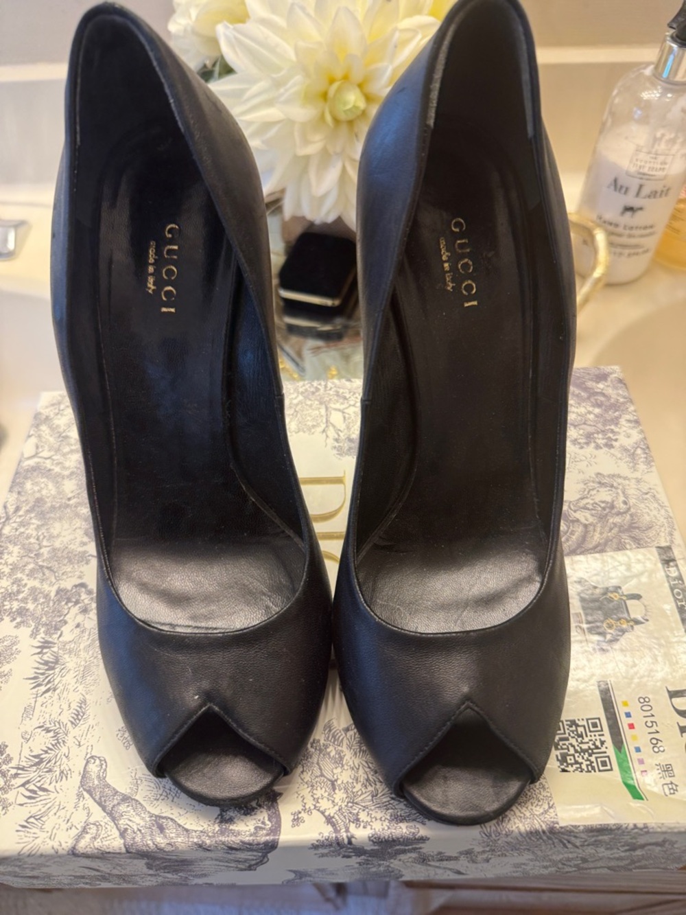 Gucci Black Leather Peep-Toe Pumps - Classic Heel 39.5. Used